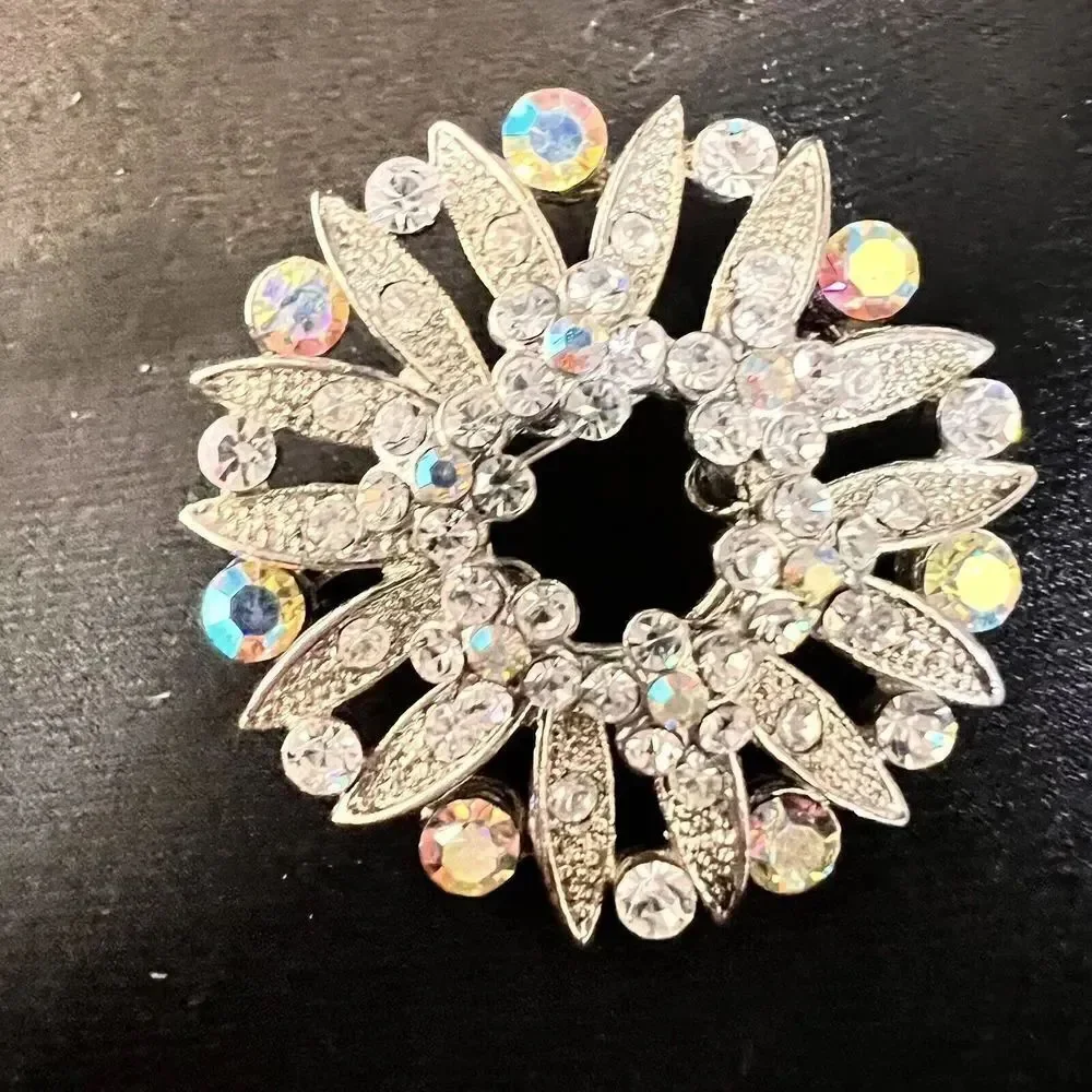 Vintage Brooch AB Aurora Borealis Clear Rhinestone Floral Flowear Wreath 1326